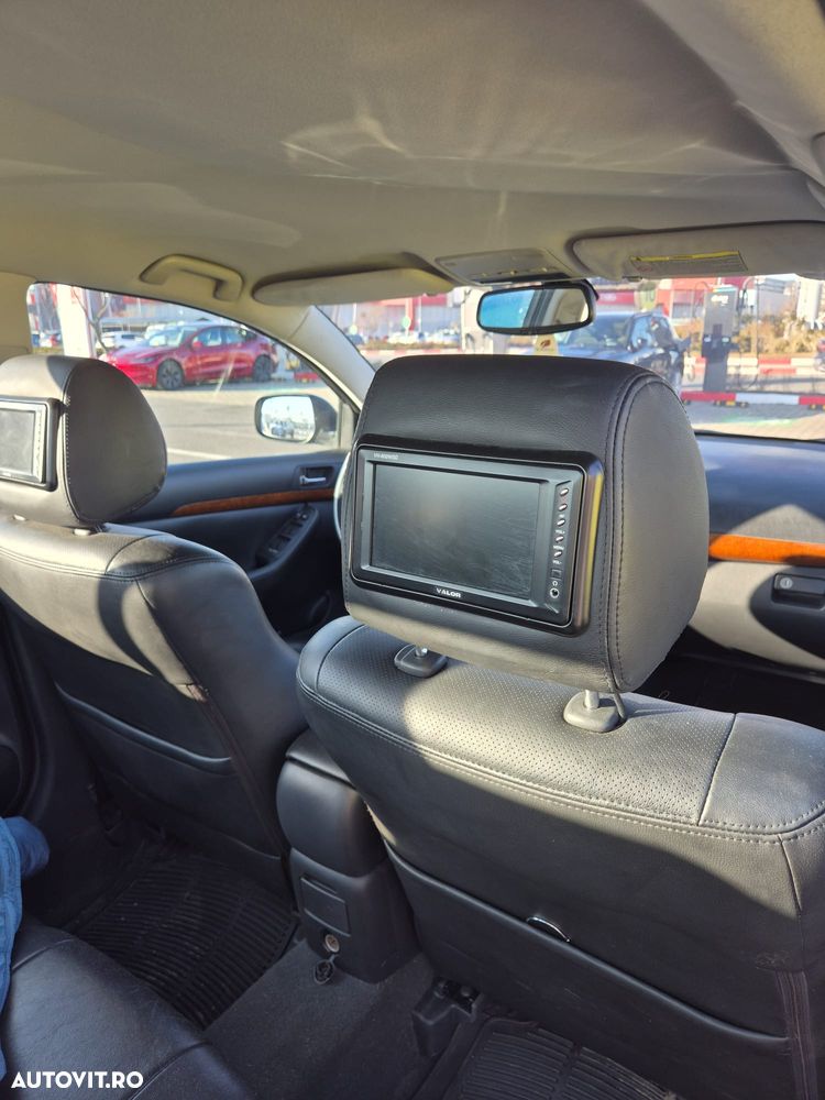 Toyota Avensis 2.0 Sedan Executive - 10