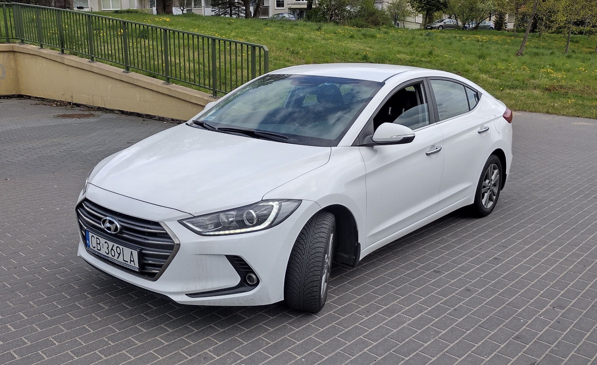 Hyundai Elantra 1.6 CRDi Comfort - 1