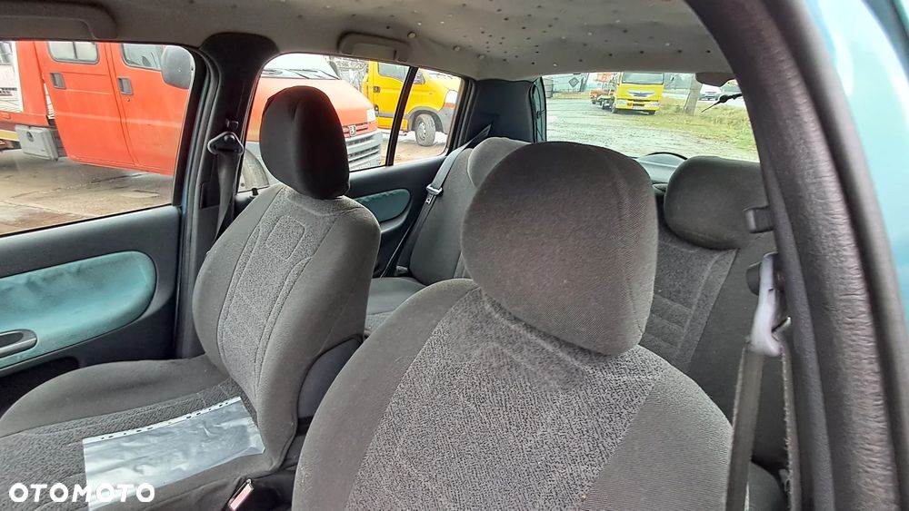 Renault CLIO 2002 zarejestrowany - 10