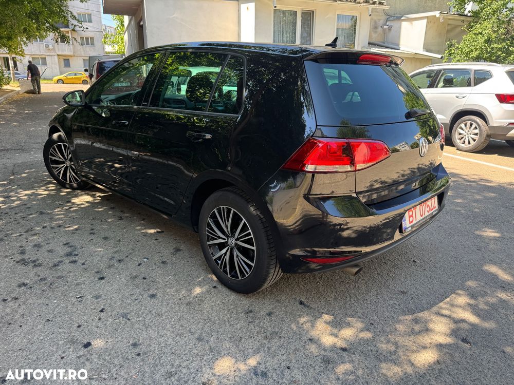 Volkswagen Golf - 6