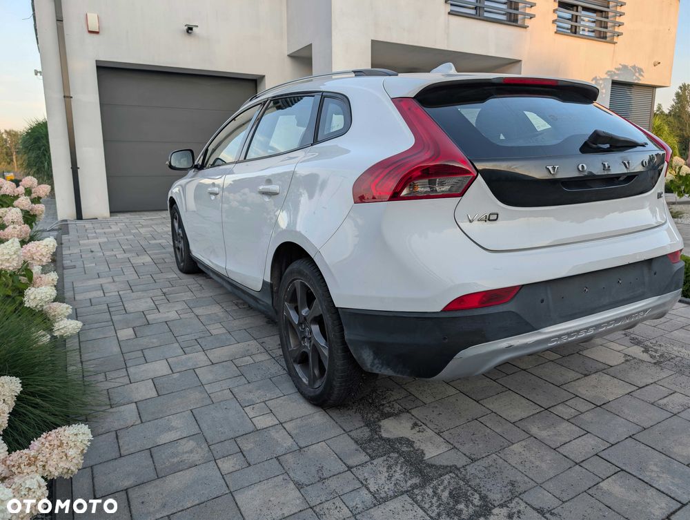Volvo V40 Cross Country - 3