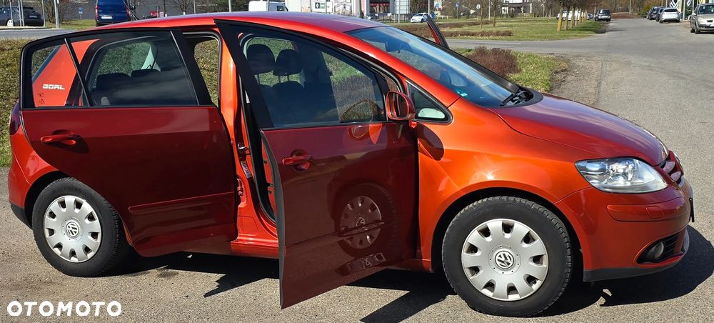 Volkswagen Golf Plus 1.9 TDI DSG Goal - 12