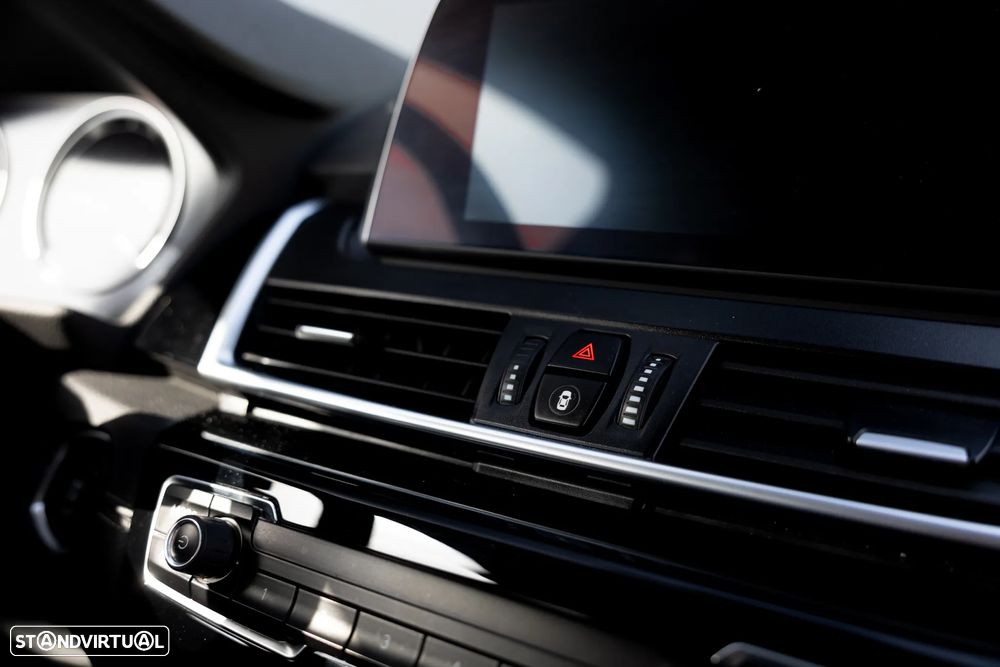 BMW 216 Active Tourer d Line Luxury - 28