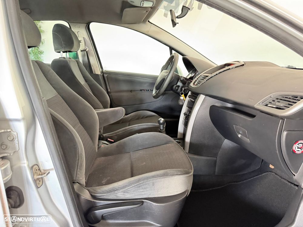 Peugeot 207 1.4 16V Premium - 24