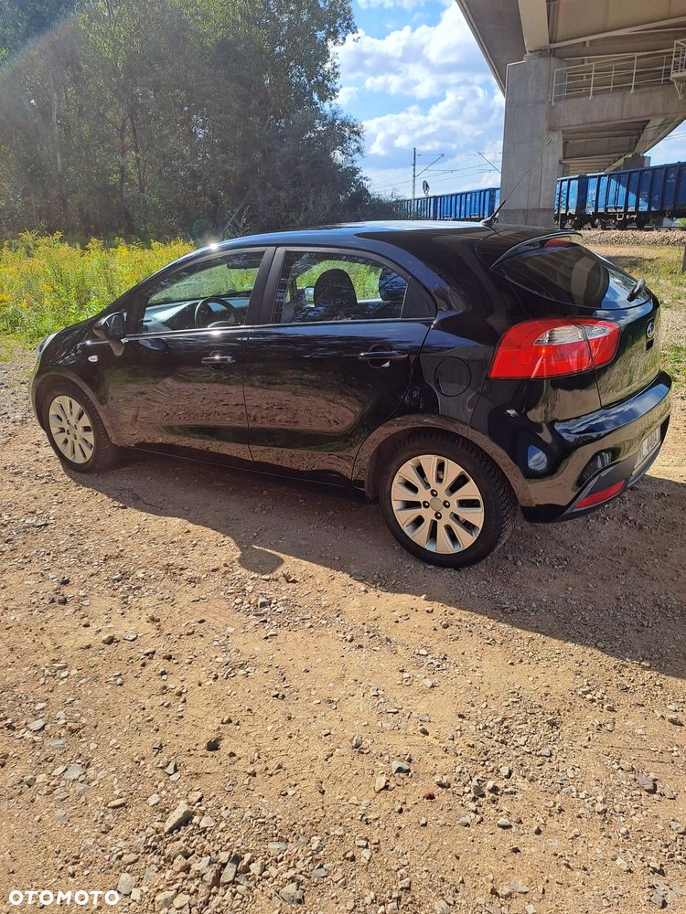 Kia Rio - 6