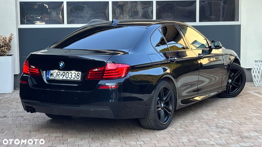 BMW Seria 5 525d xDrive - 28