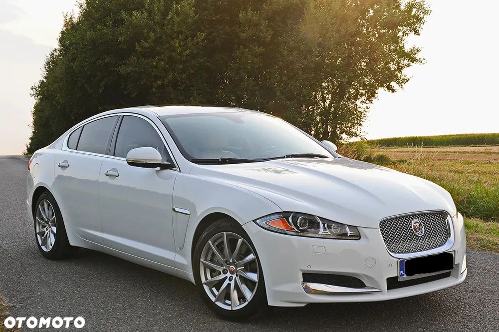 Jaguar XF 2.2 D Premium Luxury - 6