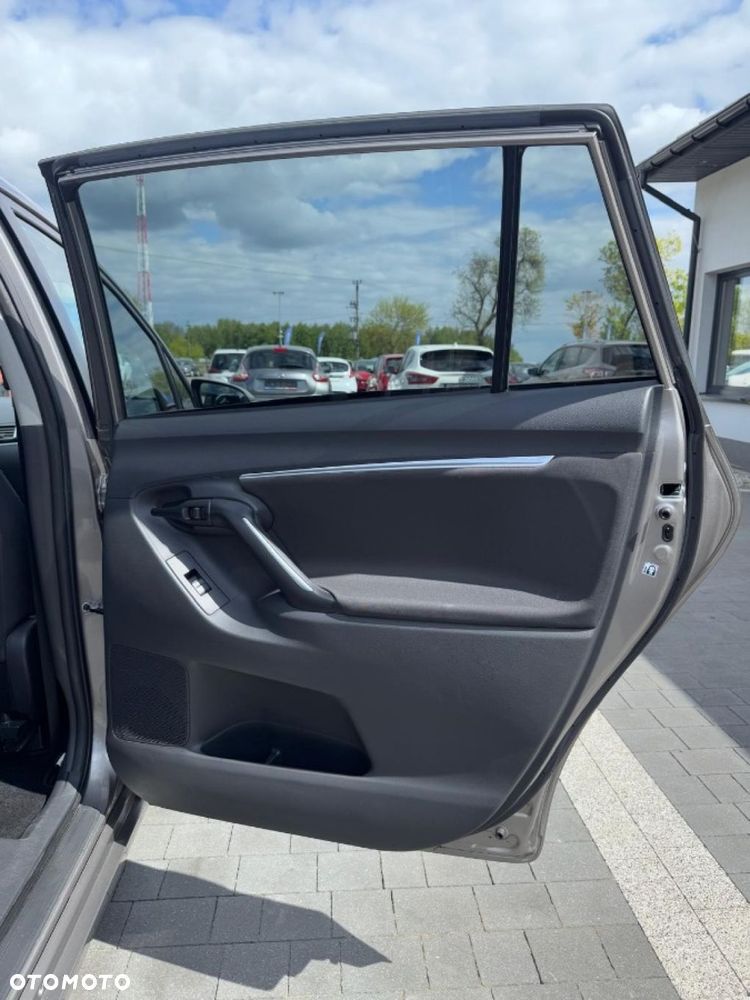 Toyota Corolla Verso - 25