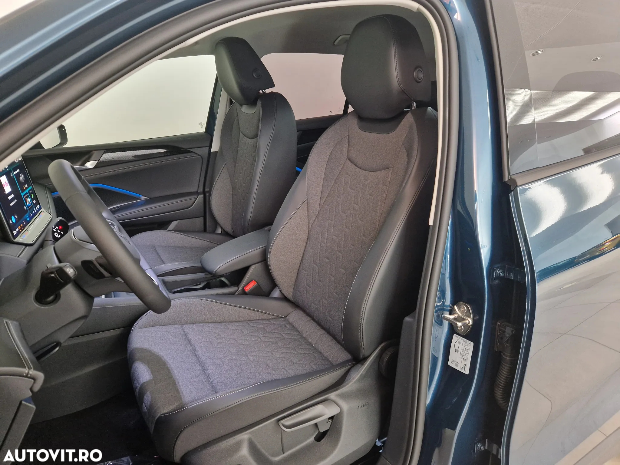 Volkswagen Tiguan - 11