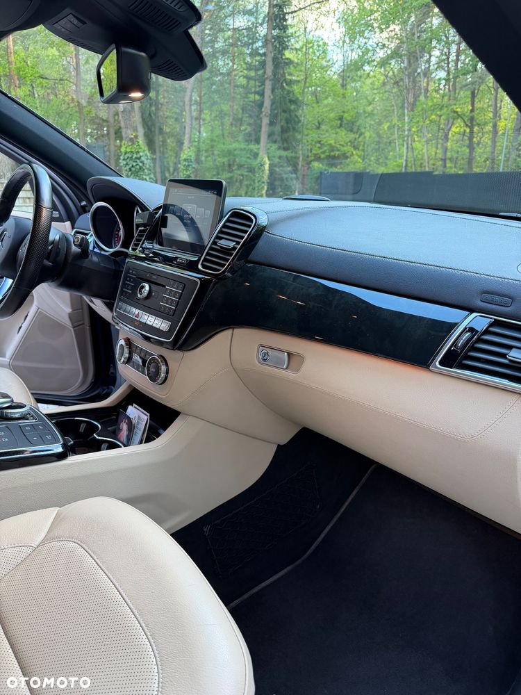Mercedes-Benz GLE - 10