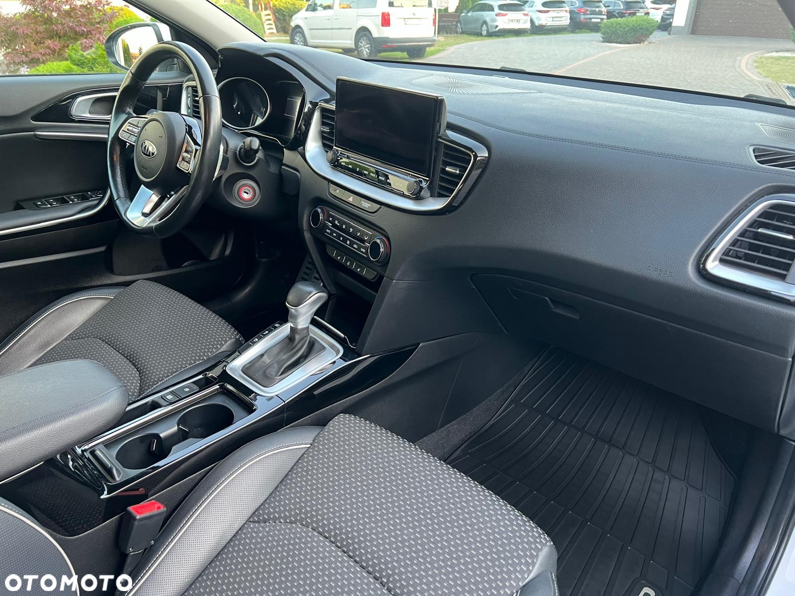 Kia Ceed 1.6 CRDi SCR L Business Line DCT - 27
