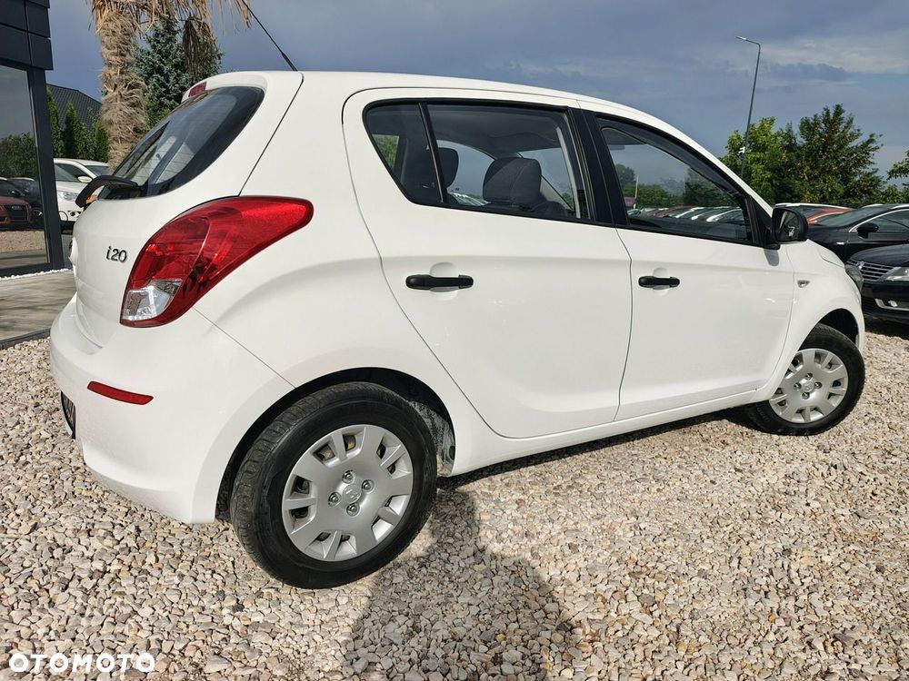 Hyundai i20 - 24