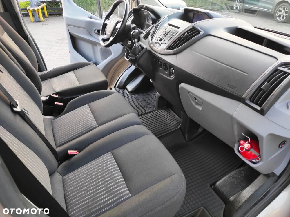 Ford Transit Autobus 18 osób 2.2 TDCI 155 KM 2017 r - 21