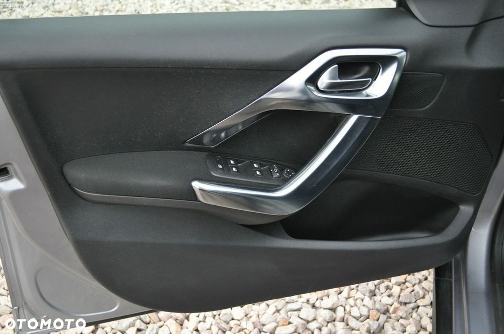 Peugeot 2008 120 VTI Allure - 25