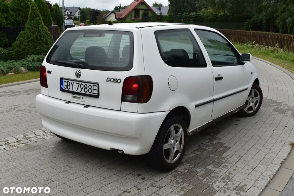 Volkswagen Polo 16V - 11