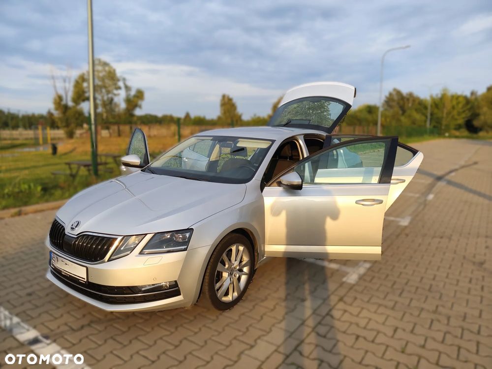 Skoda Octavia 2.0 TSI Clever DSG - 2