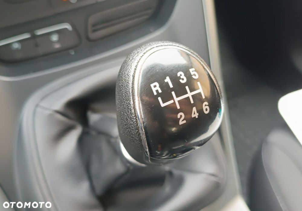 Ford Kuga - 35