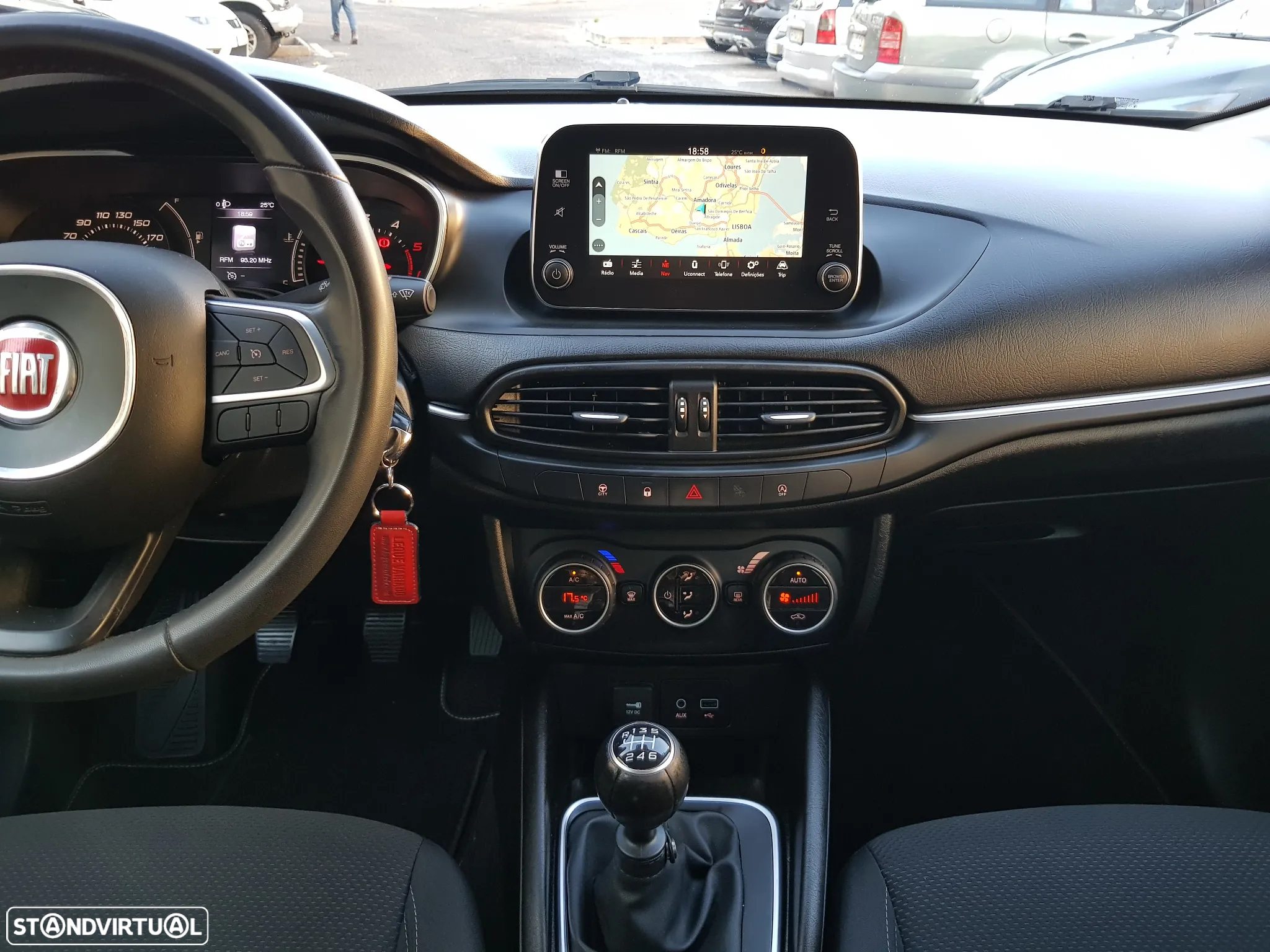 Fiat Tipo Station Wagon 1.6 M-Jet Lounge Tech J17 - 39
