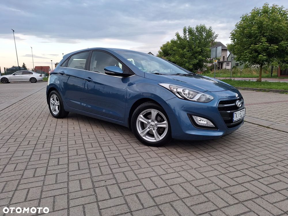 Hyundai i30 blue 1.6 GDI Trend - 2