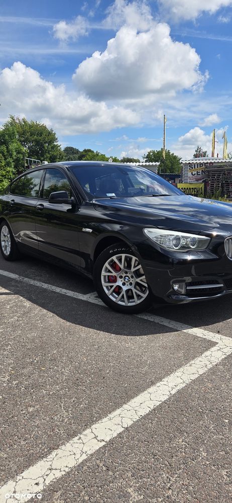BMW Seria 5 550i - 1