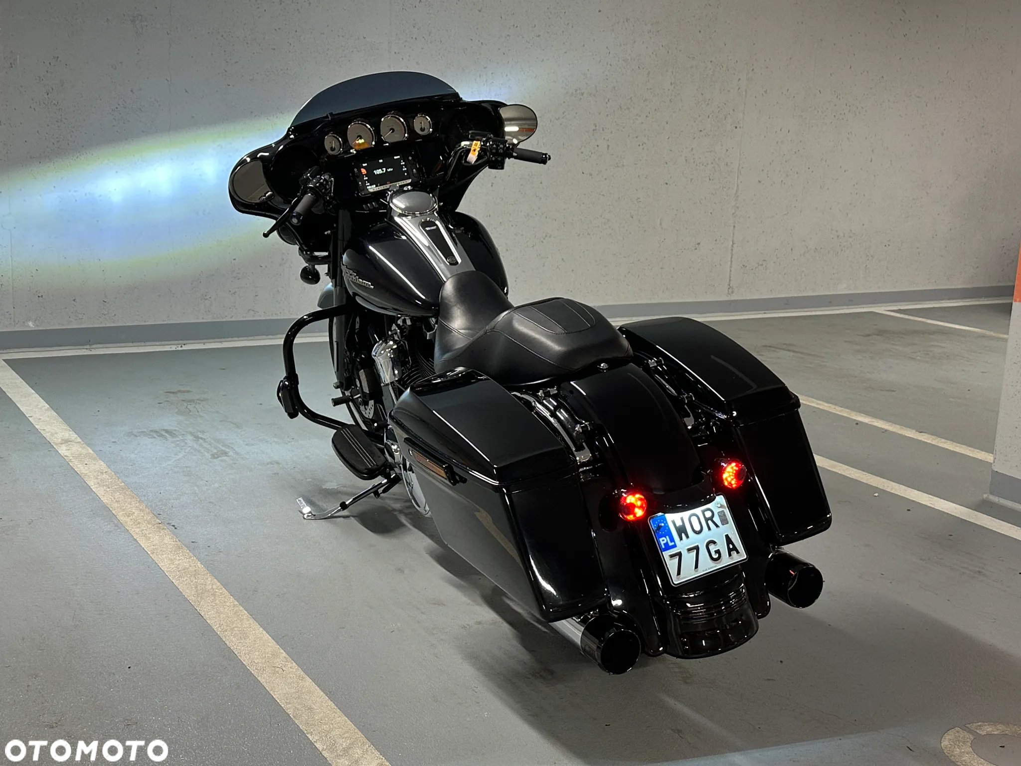 Harley-Davidson Touring Street Glide - 16