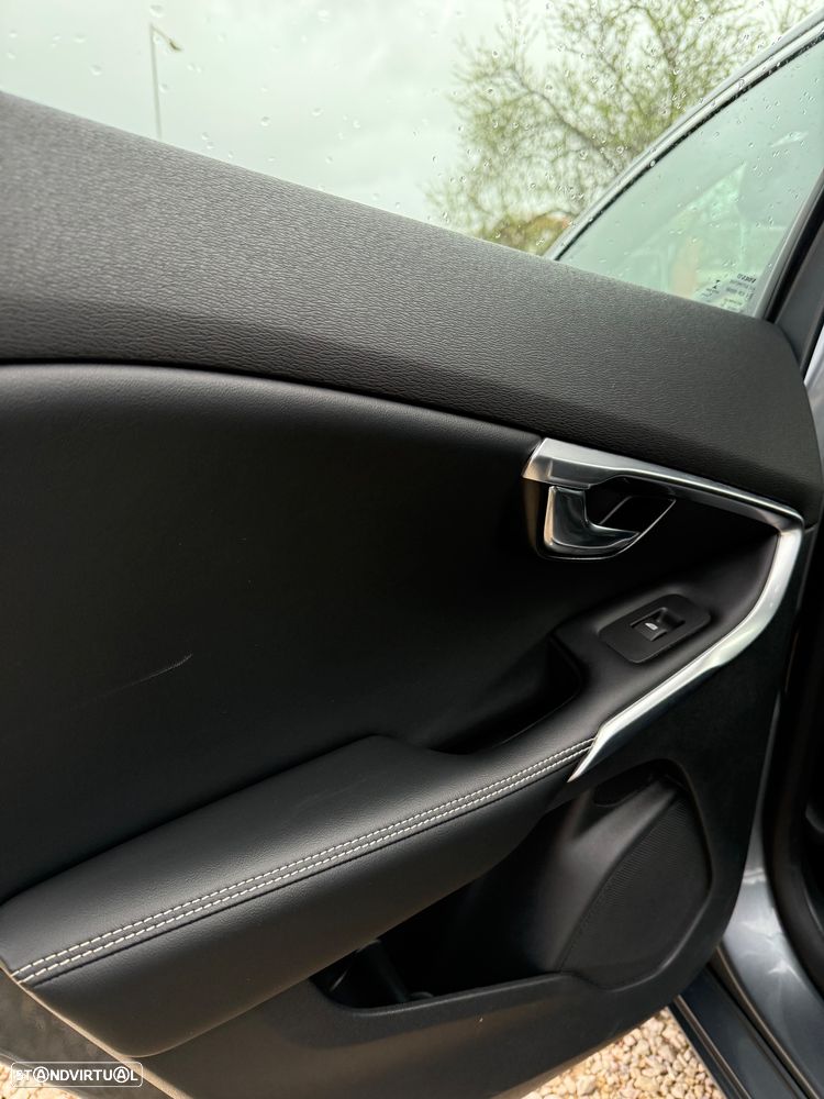 Volvo V40 1.5 T3 Sport Edition R Geartronic - 24