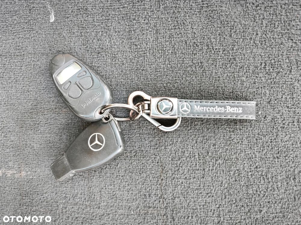 Mercedes-Benz Klasa E 320 T 4-Matic Elegance - 33