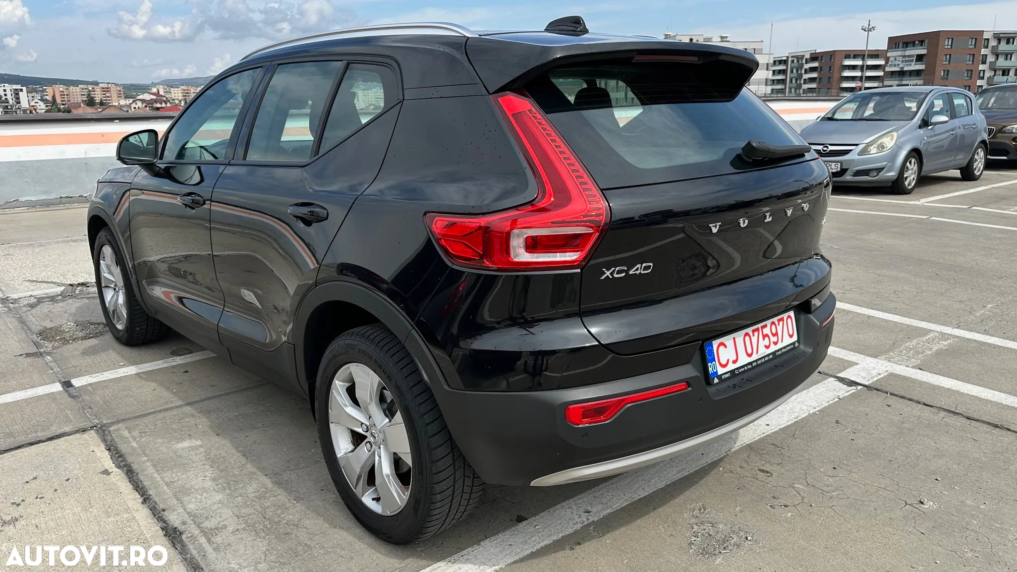 Volvo XC 40 T3 AT8 Momentum Pro - 3