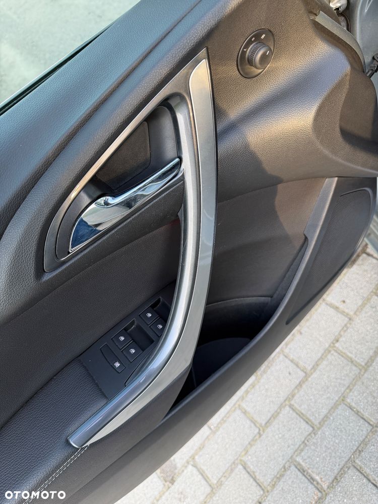Opel Astra 1.7 CDTI DPF ecoFLEX TourerStart/Stop Exklusiv - 23