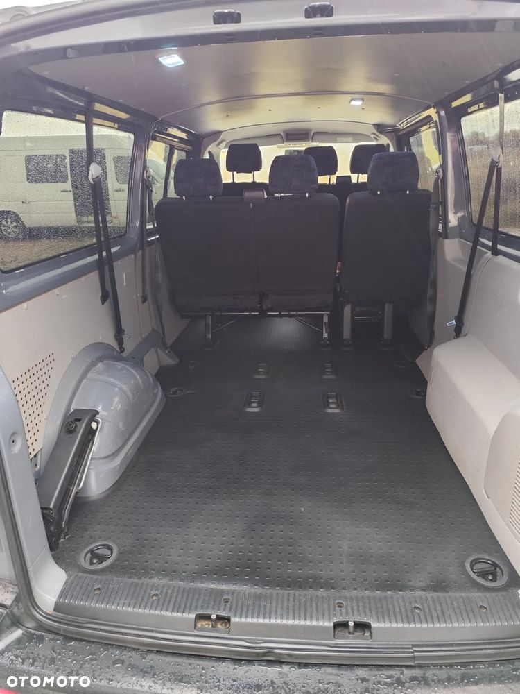 Volkswagen Transporter - 7