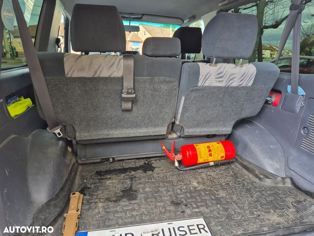 Toyota Land Cruiser - 5