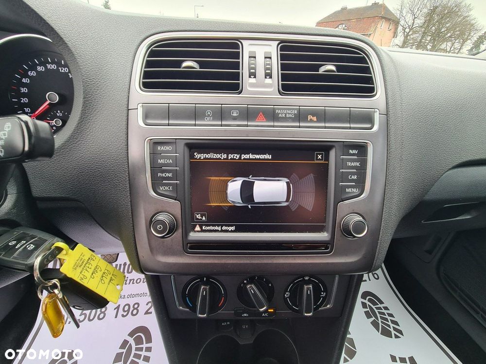 Volkswagen Polo 1.4 TDI Blue Motion Technology Lounge - 13