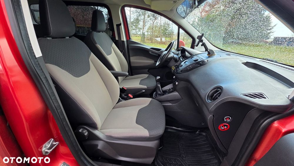 Ford Tourneo Courier - 10