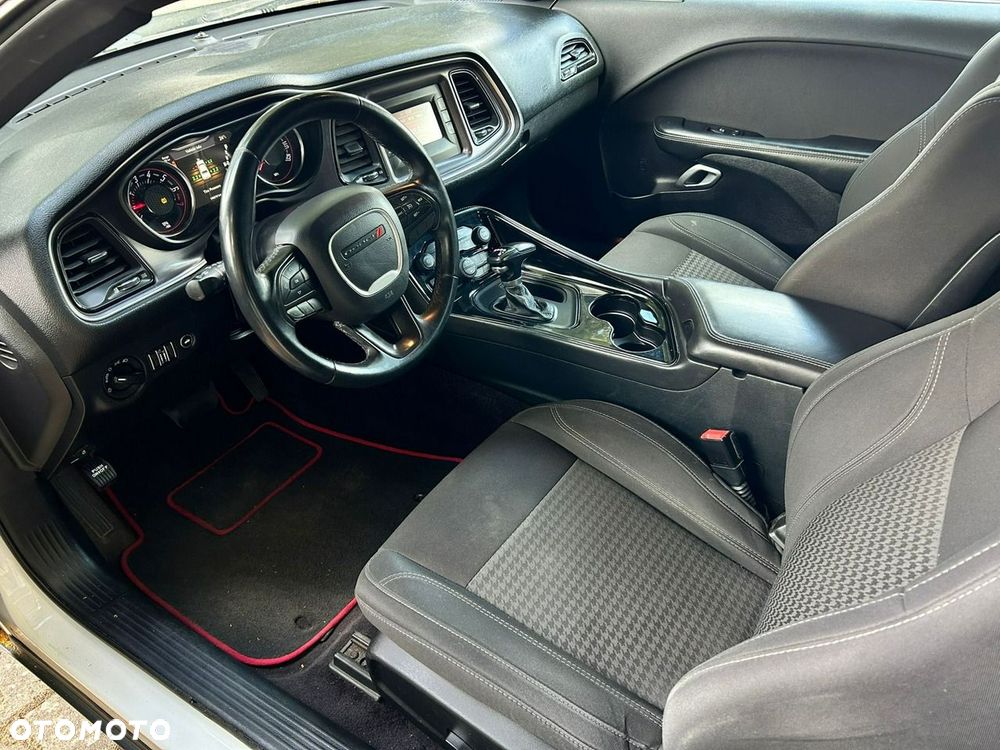 Dodge Challenger - 7