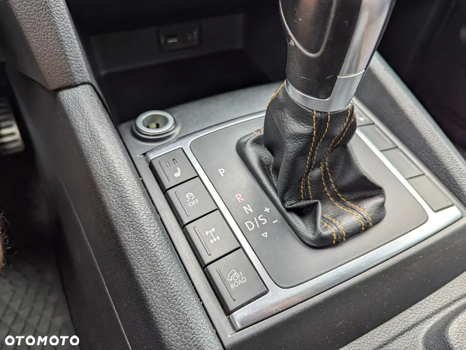 Volkswagen Amarok 3.0 V6 TDI 4Mot Canyon - 23