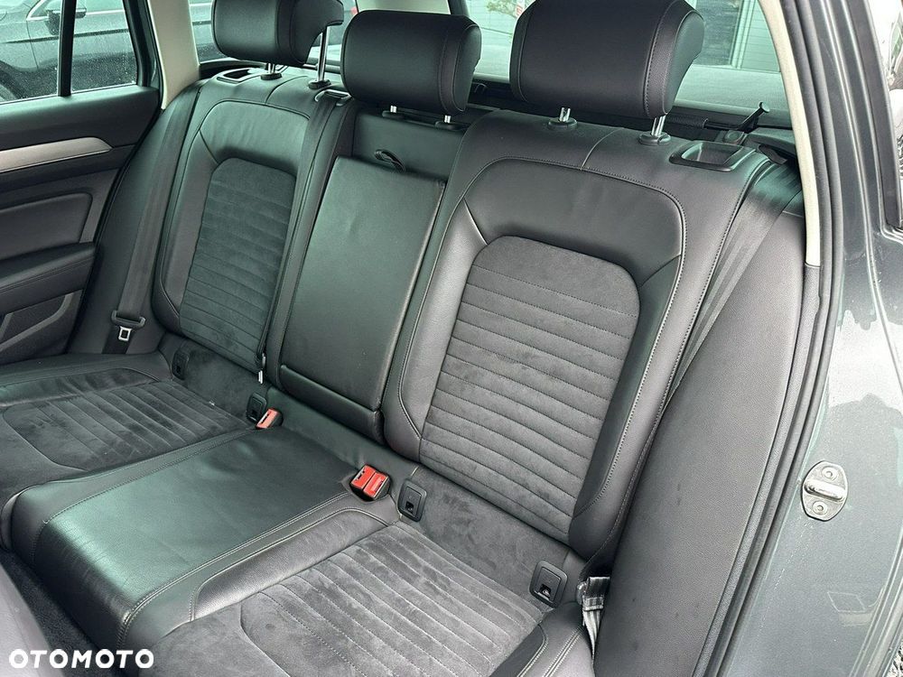 Volkswagen Passat - 25