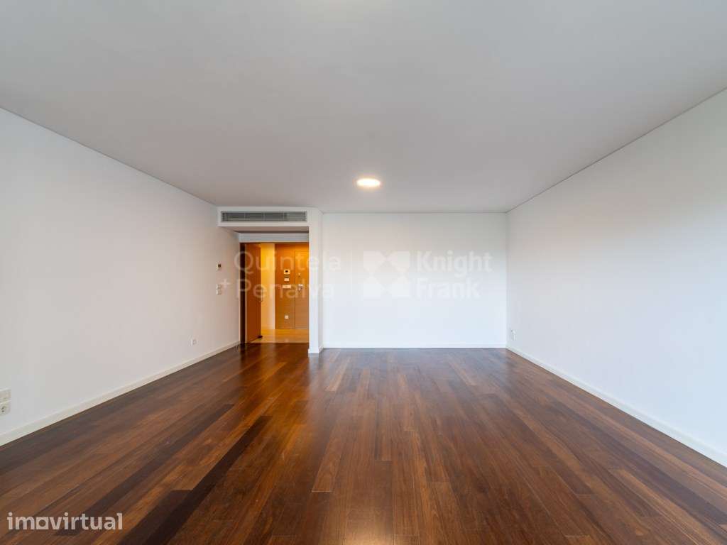 Apartamento T3 sem móveis para arrendamento no Campo Grande - Grande imagem: 4/27