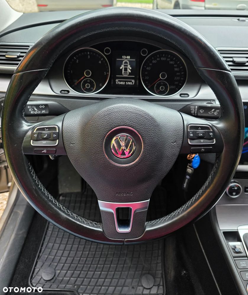 Volkswagen Passat 2.0 TDI Comfortline - 13