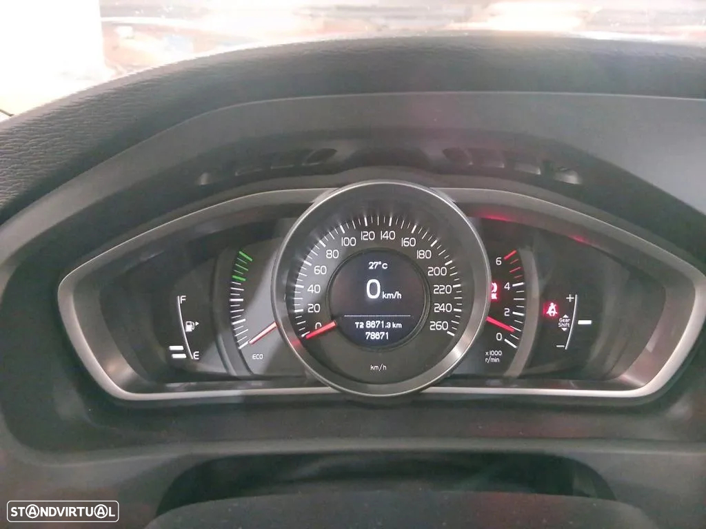 Volvo V40 2.0 D3 Momentum - 9