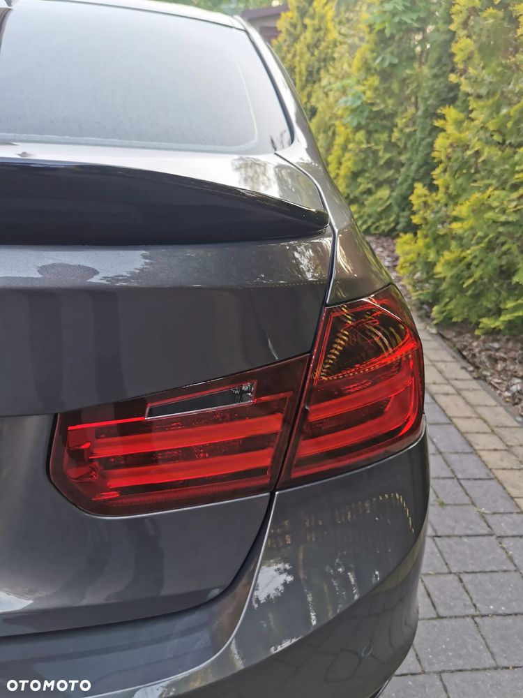 BMW Seria 3 320d Efficient Dynamics EU6 - 12