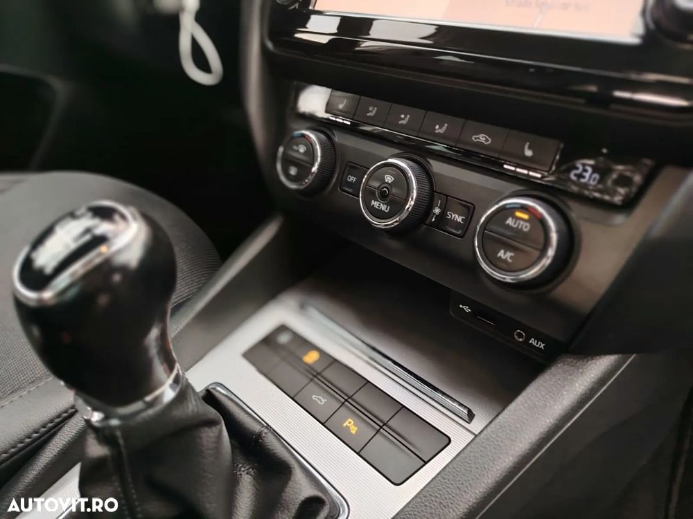 Skoda Octavia Combi 2.0 TDI Tour - 5