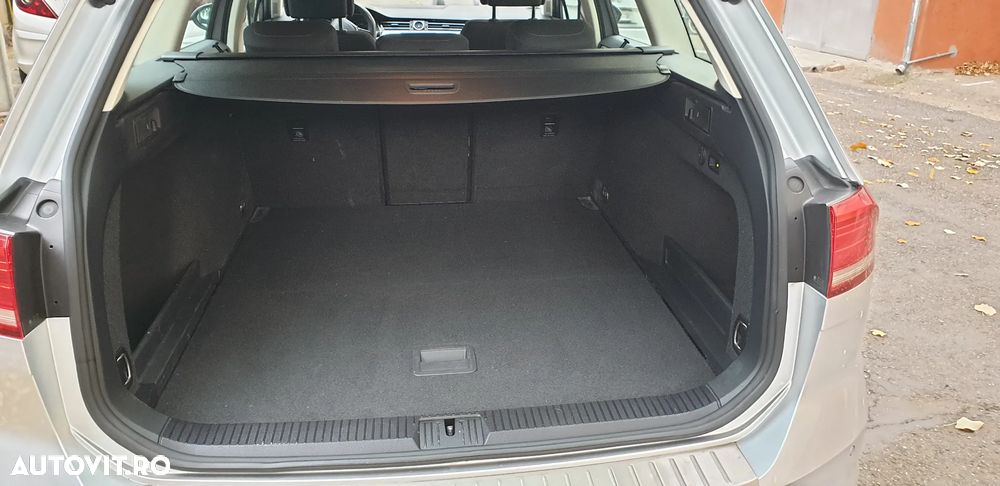 Volkswagen Passat Variant 2.0 TDI (BlueMotion Technology) Comfortline - 11