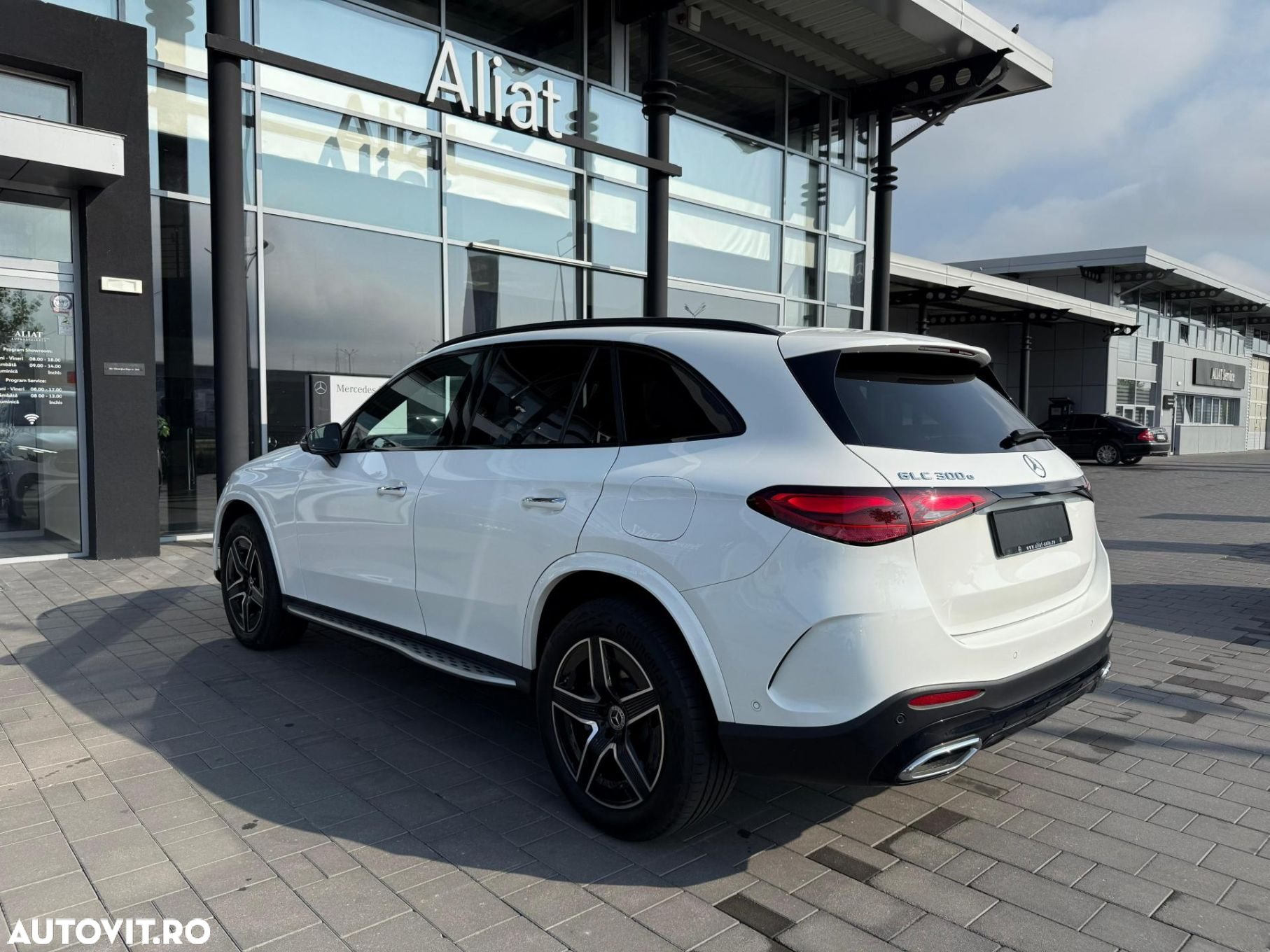 Mercedes-Benz GLC 300 e 4MATIC - 5