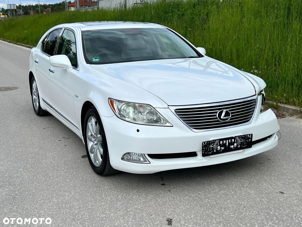 Lexus LS - 18