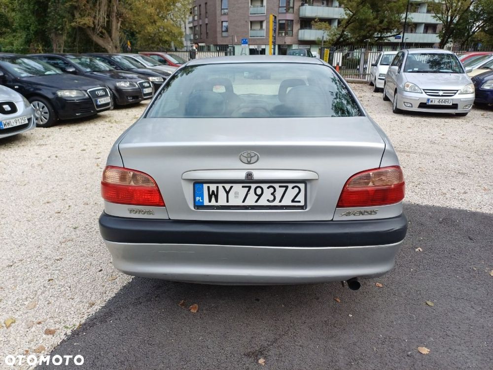 Toyota Avensis - 5