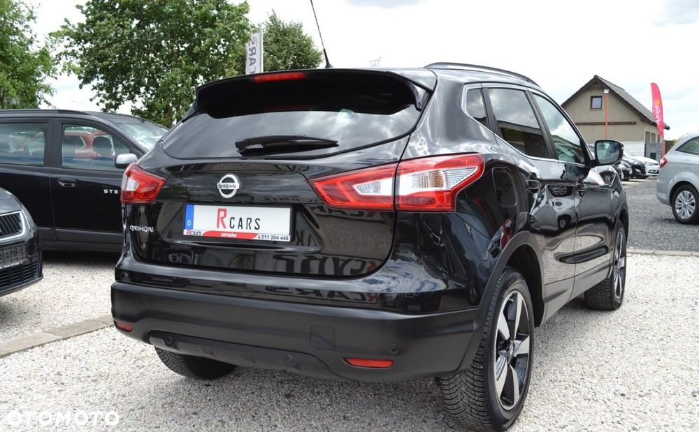 Nissan Qashqai 1.6 dCi Xtronic TEKNA+ - 4