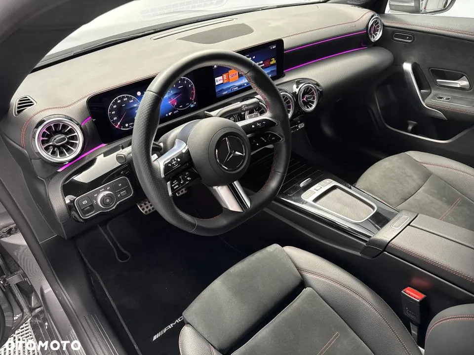 Mercedes-Benz CLA 180 AMG Line 7G-DCT - 13