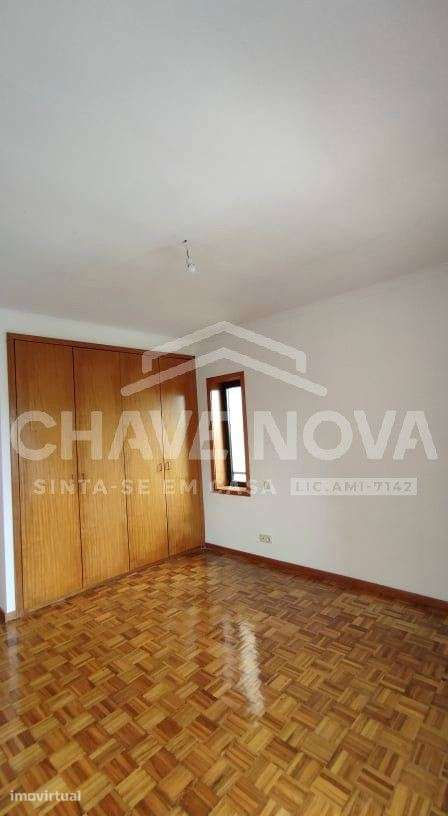 IF - Apartamento T2 com elevador, varanda e vistas de mar - Grande imagem: 4/15