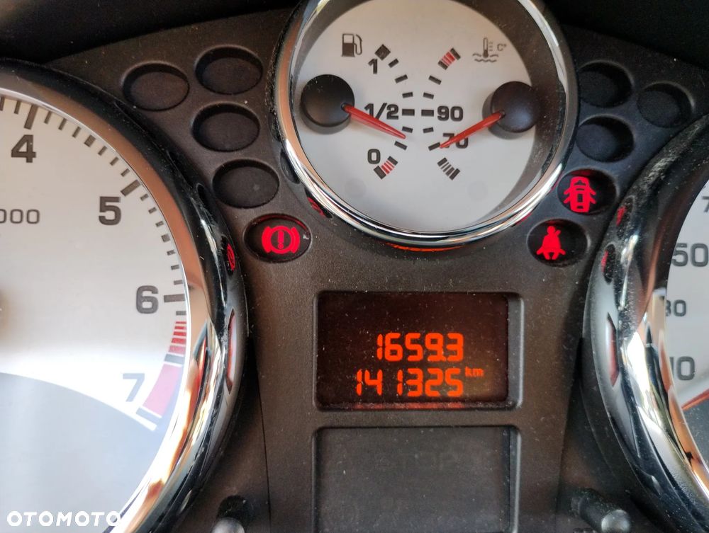 Peugeot 207 CC - 32