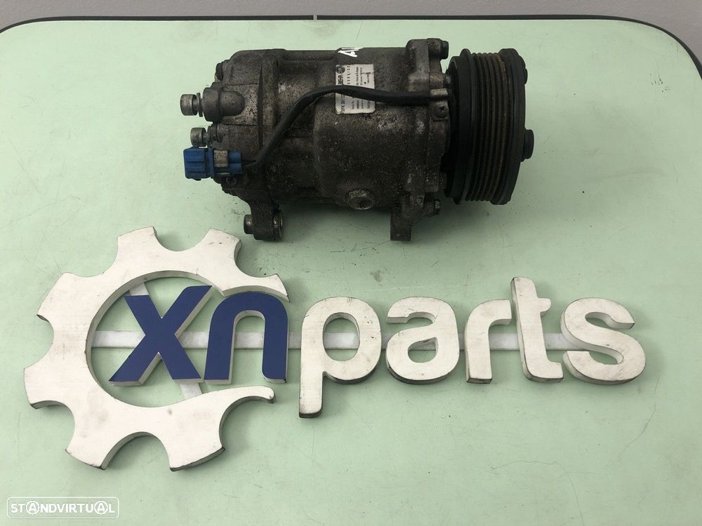 Compressor de ar condicionado VW POLO (6N2) 1.4 10.99 - 09.01 Usado REF. 8FK 351... - 1